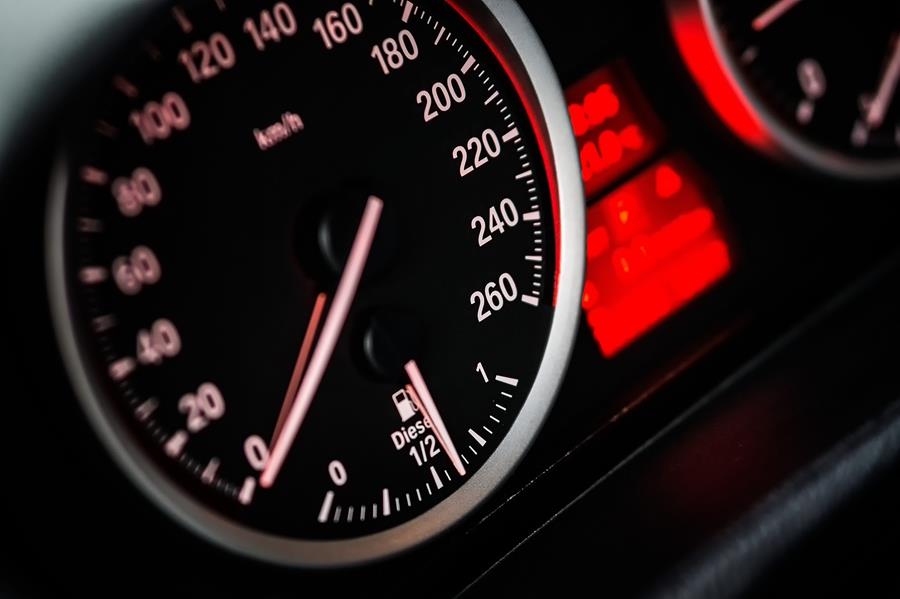 Snelheidsmeter auto